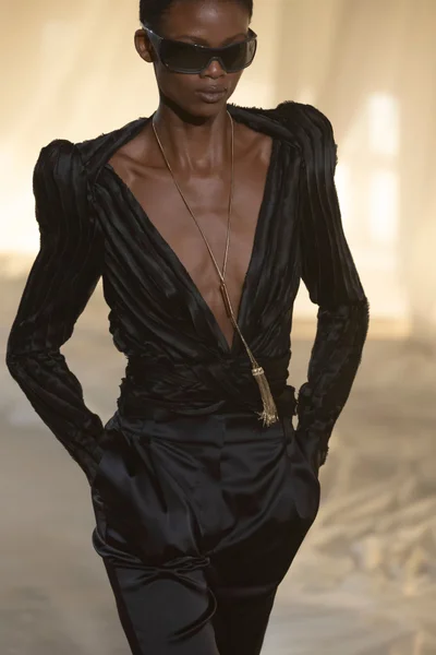 Look 33